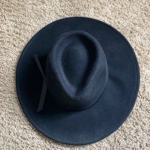 Black felt hat